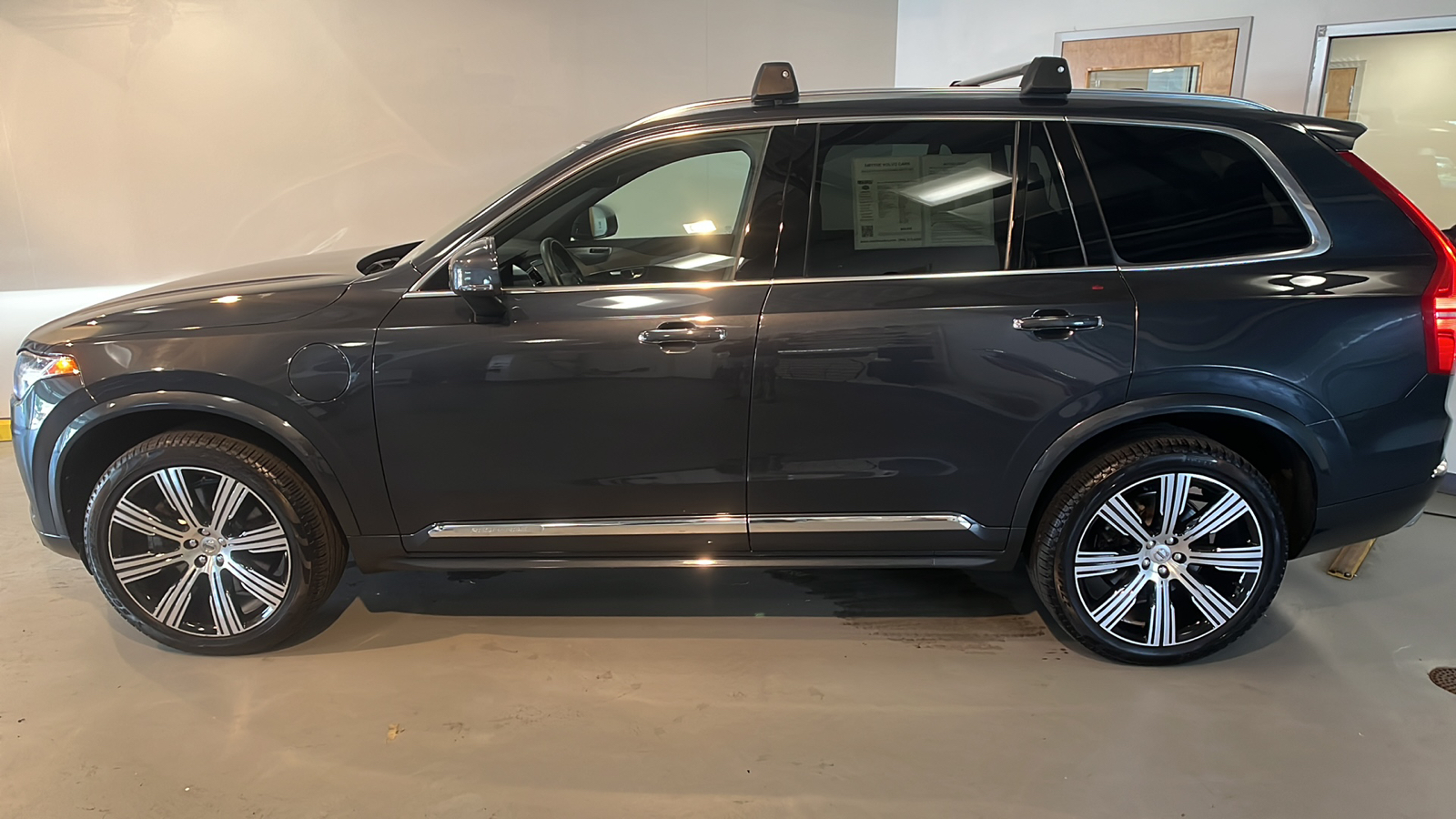 2021 Volvo XC90 Recharge Plug-In Hybrid T8 Inscription 7 Passenger 2