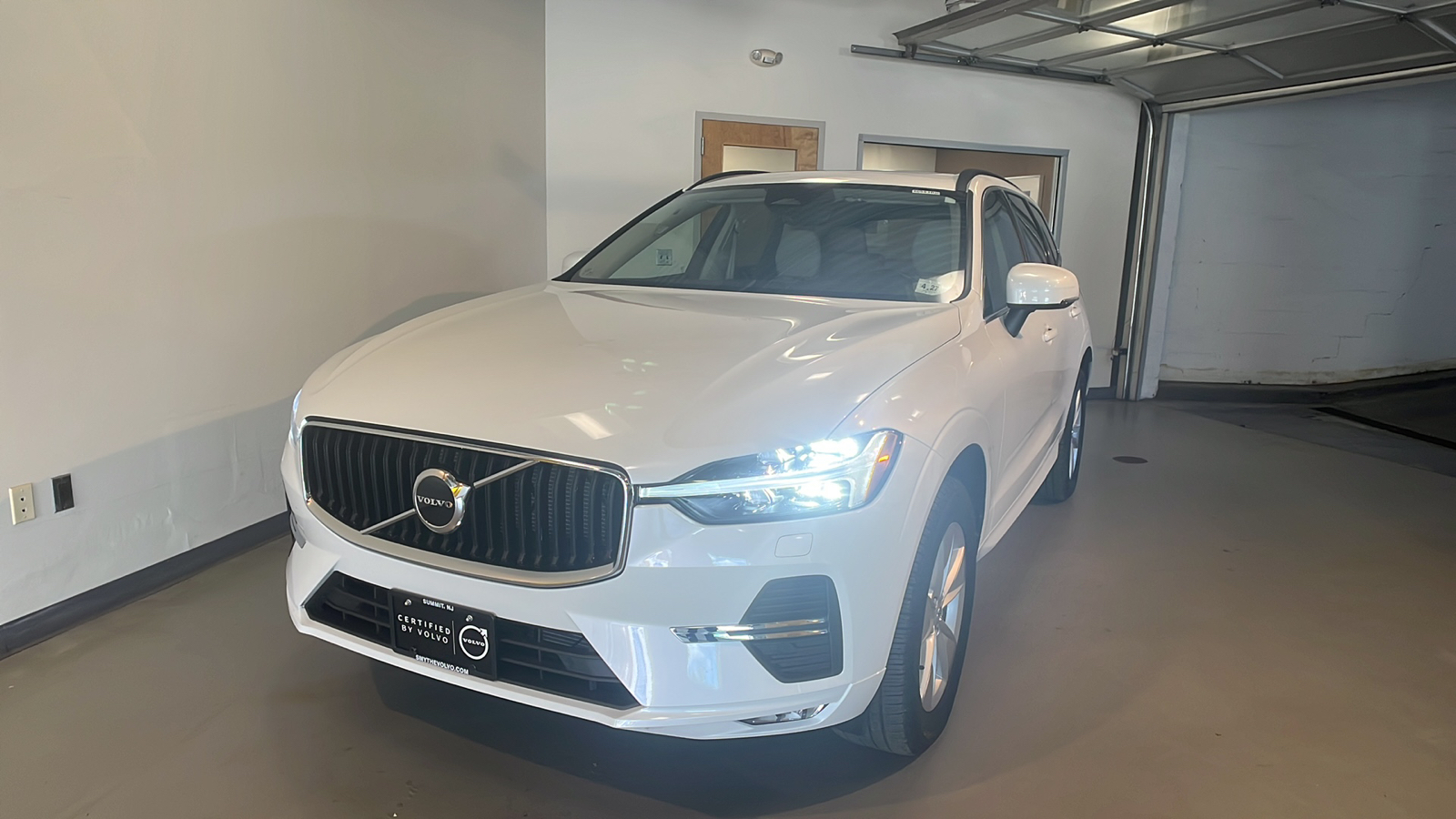 2022 Volvo XC60 B5 Momentum 1