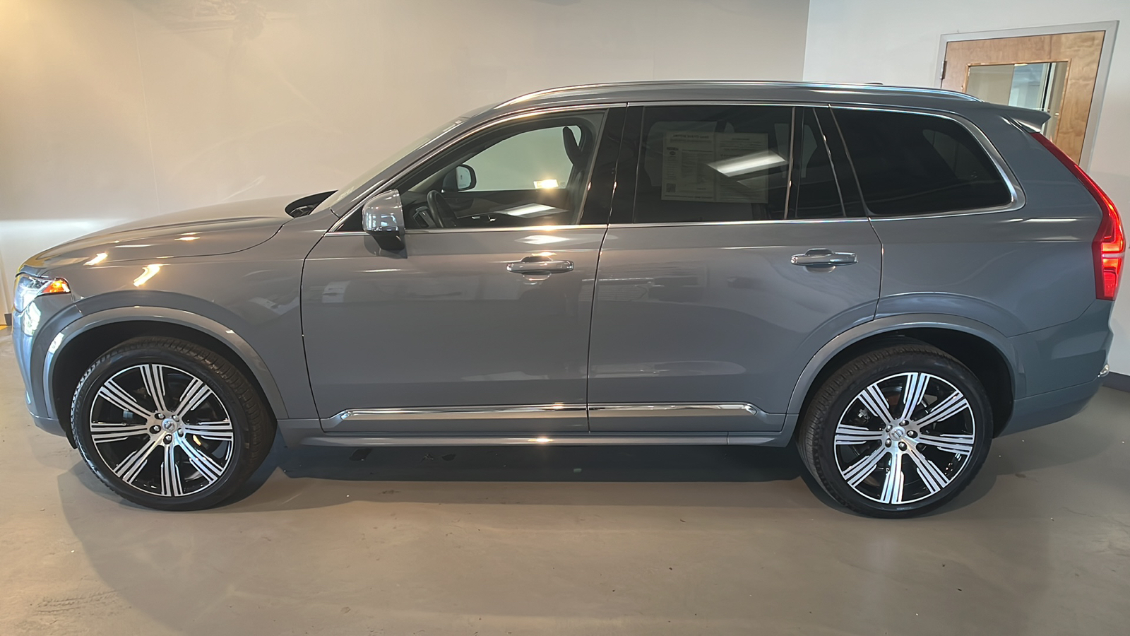 2022 Volvo XC90 T6 Inscription 2