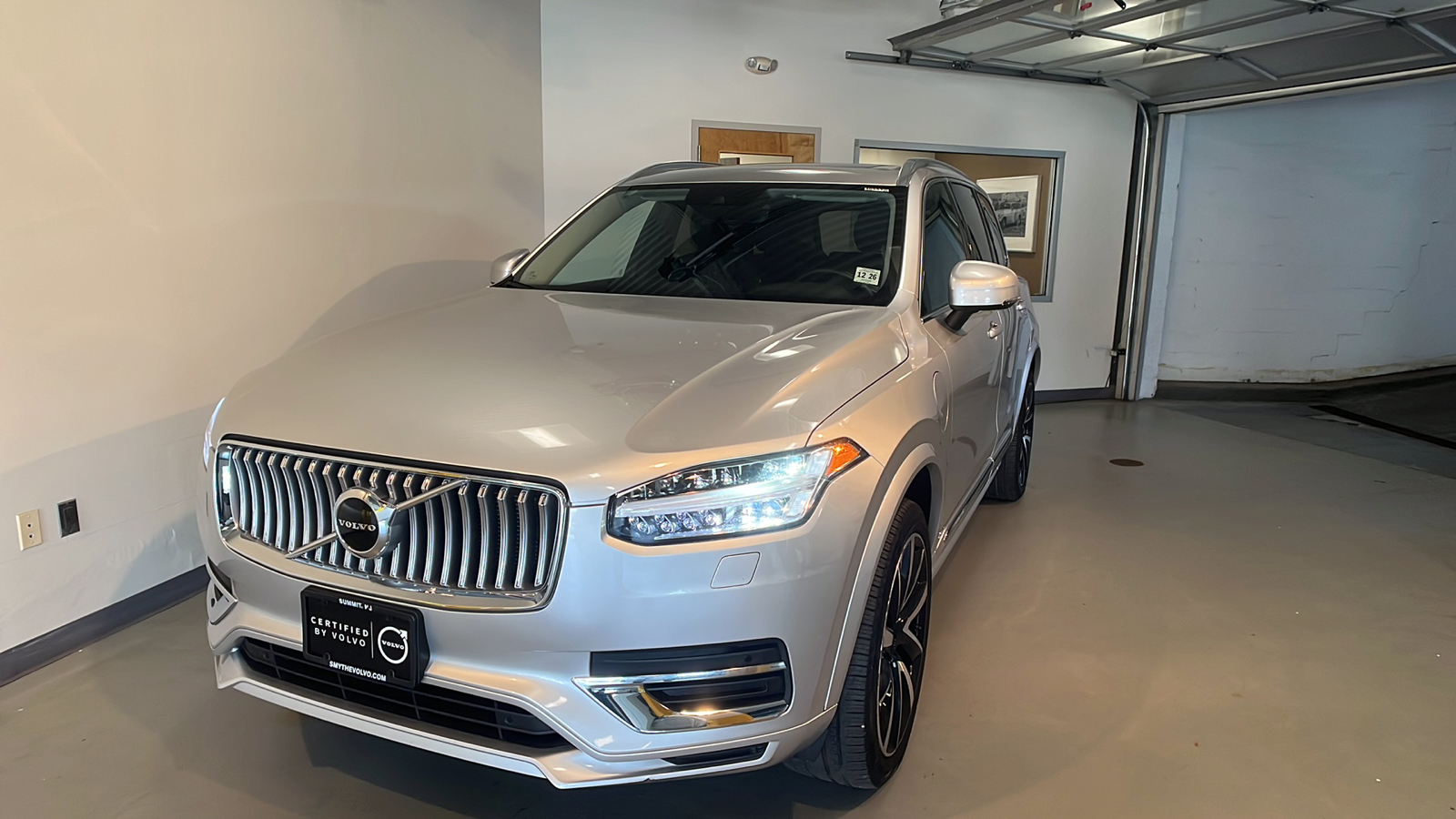 2022 Volvo XC90 Recharge Plug-In Hybrid T8 Inscription Expression 7 Passenger 1