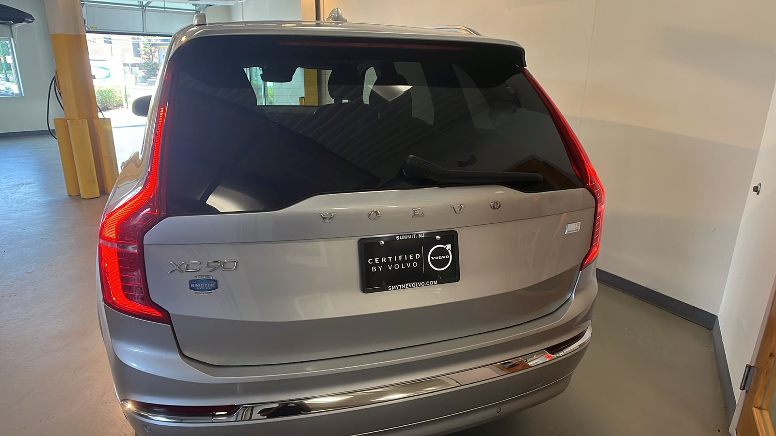 2022 Volvo XC90 Recharge Plug-In Hybrid T8 Inscription Expression 7 Passenger 4