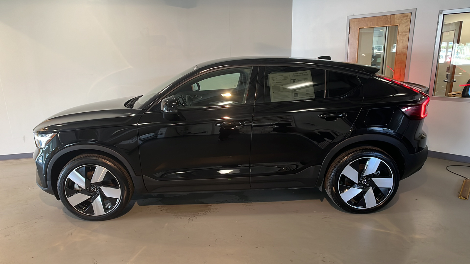 2024 Volvo C40 Recharge Pure Electric Ultimate 2