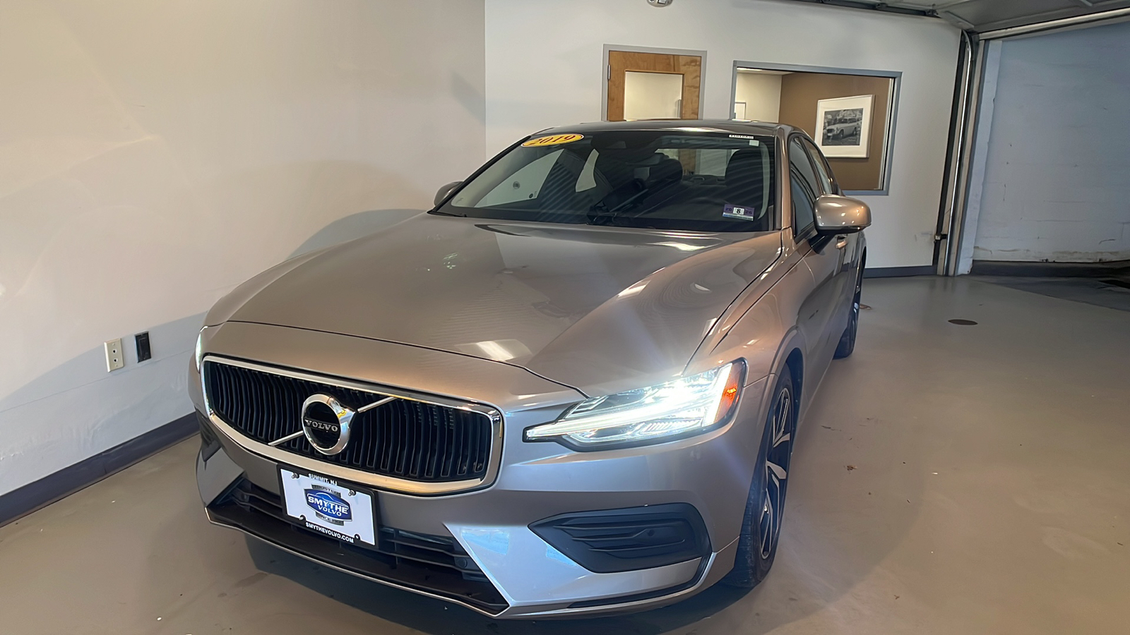 2019 Volvo S60 T6 Momentum 1