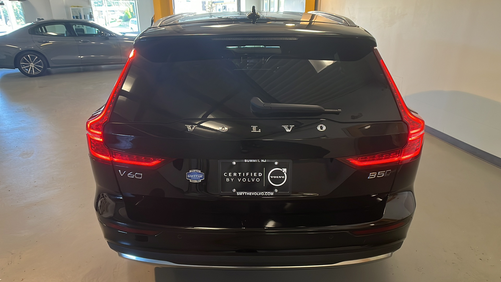 2023 Volvo V60 Cross Country Ultimate 4