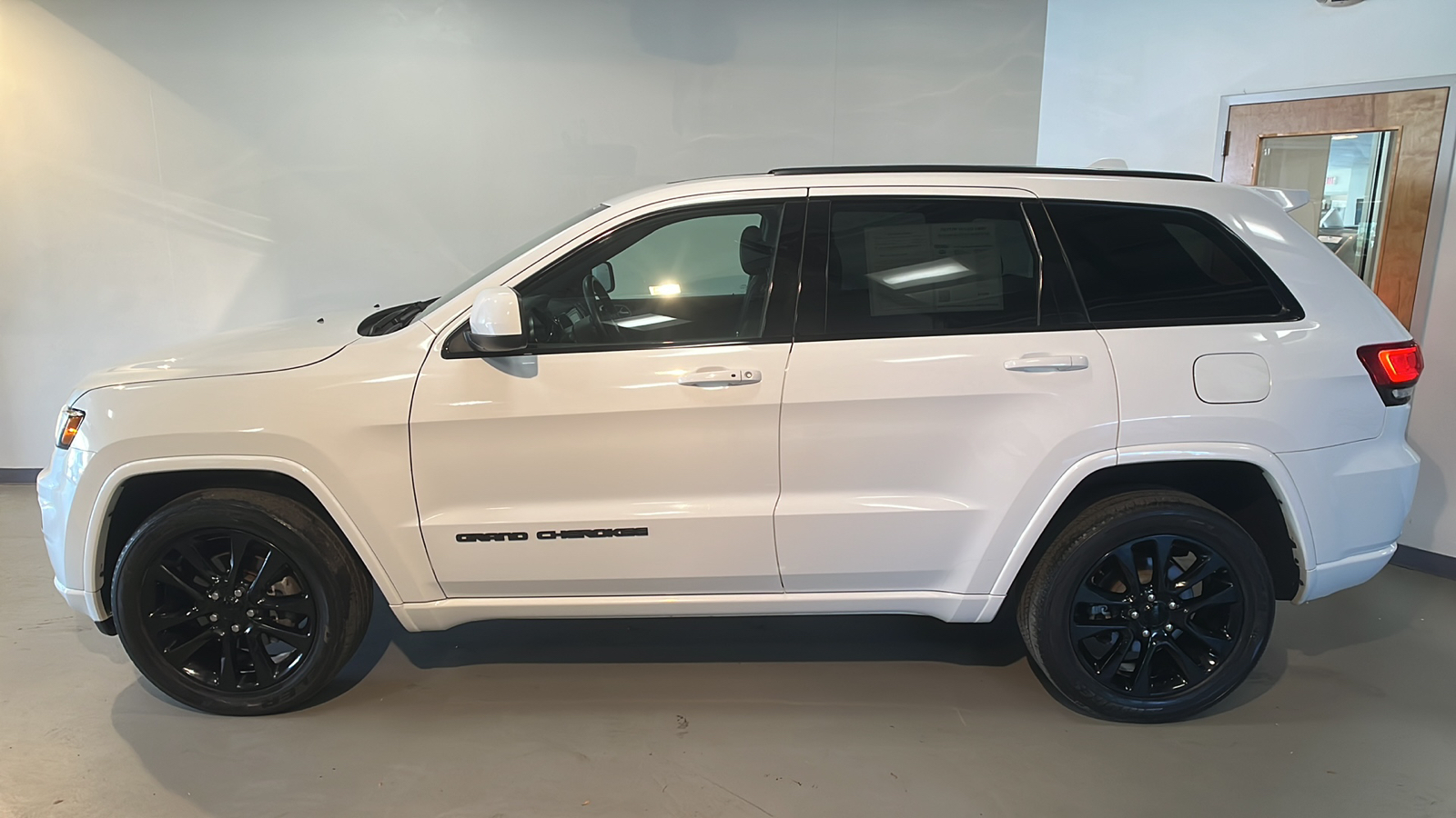 2019 Jeep Grand Cherokee Altitude 2