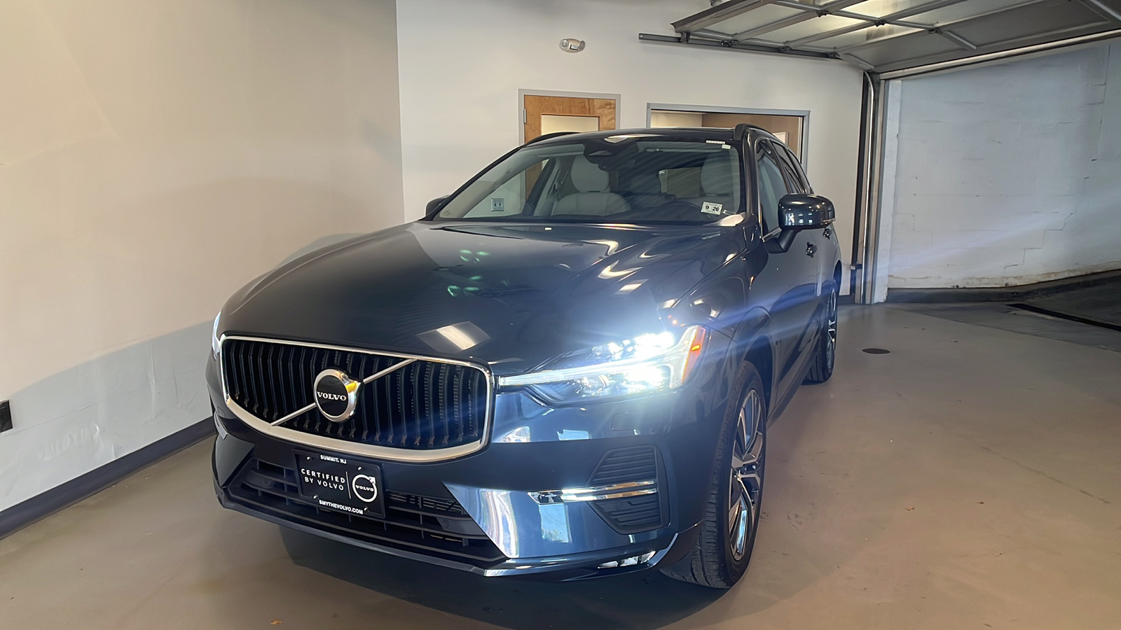 2022 Volvo XC60 B5 Momentum 1