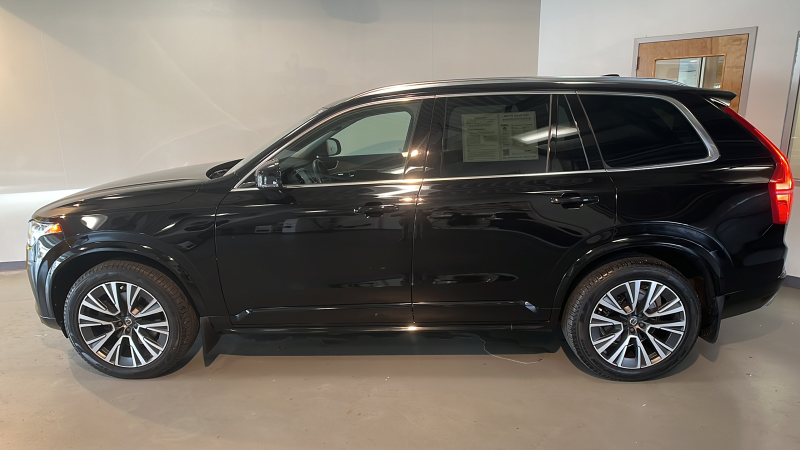 2021 Volvo XC90 T6 Momentum 2