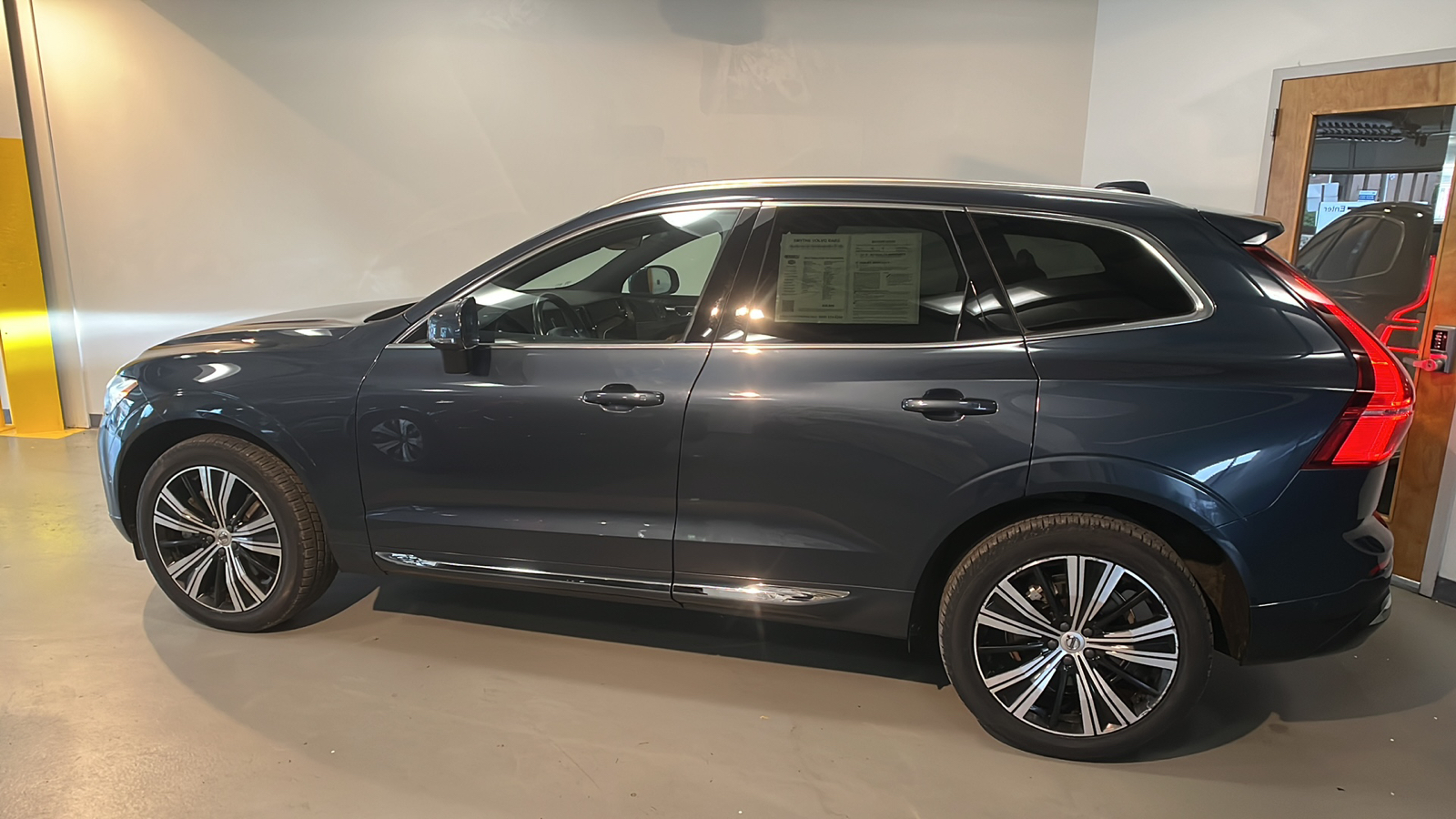 2022 Volvo XC60 B6 Inscription 2