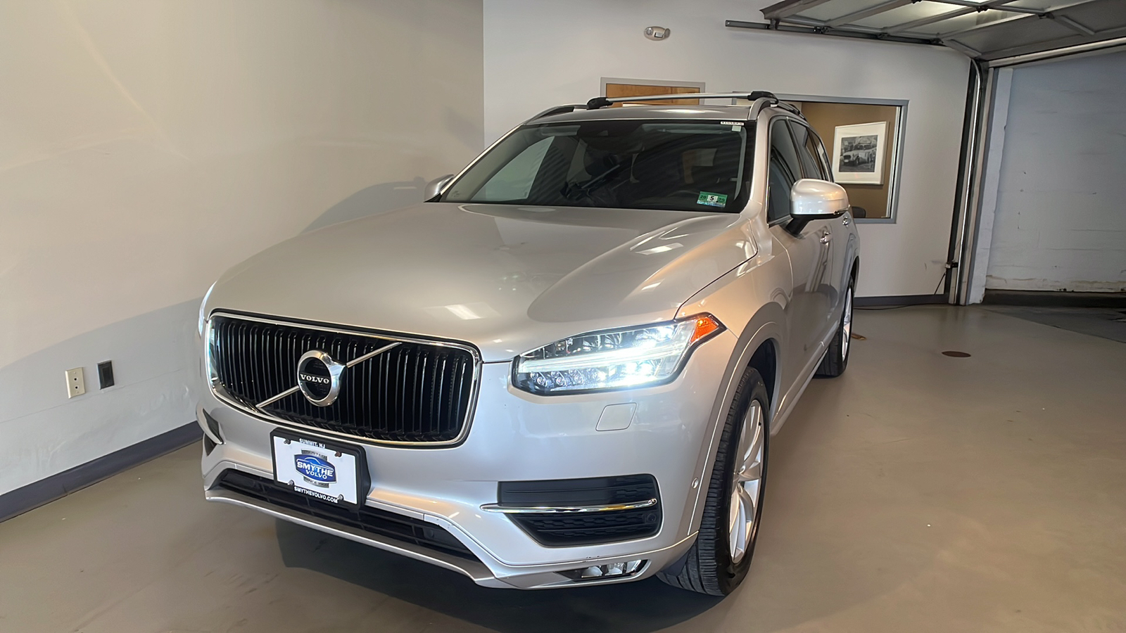 2016 Volvo XC90 T6 Momentum 1