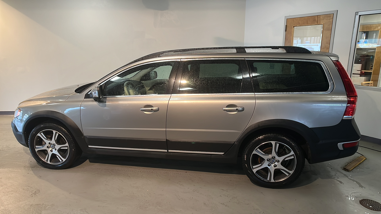 2015 Volvo XC70 T6 Premier Plus 2