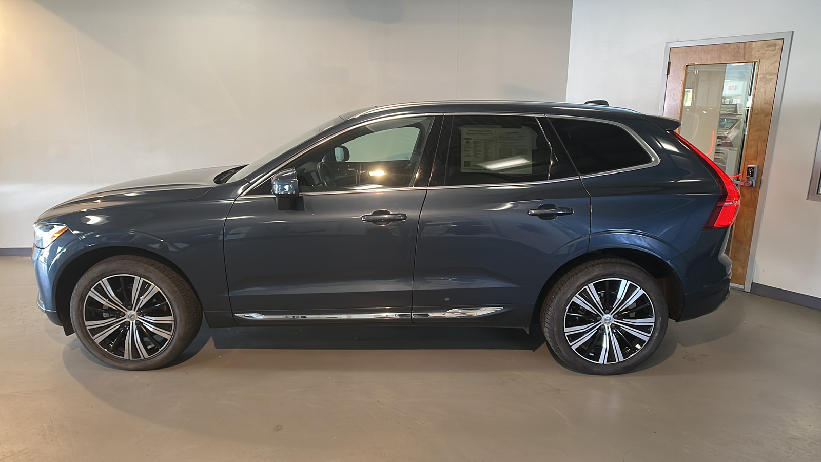 2022 Volvo XC60 B5 Inscription 2