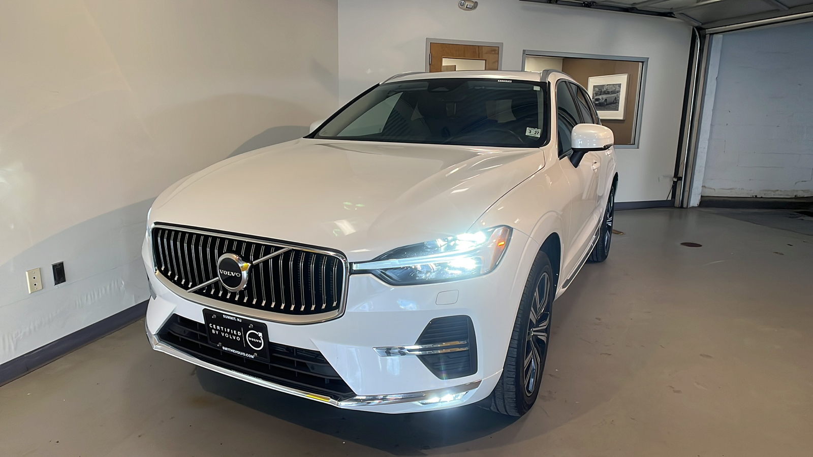 2022 Volvo XC60 B5 Inscription 1