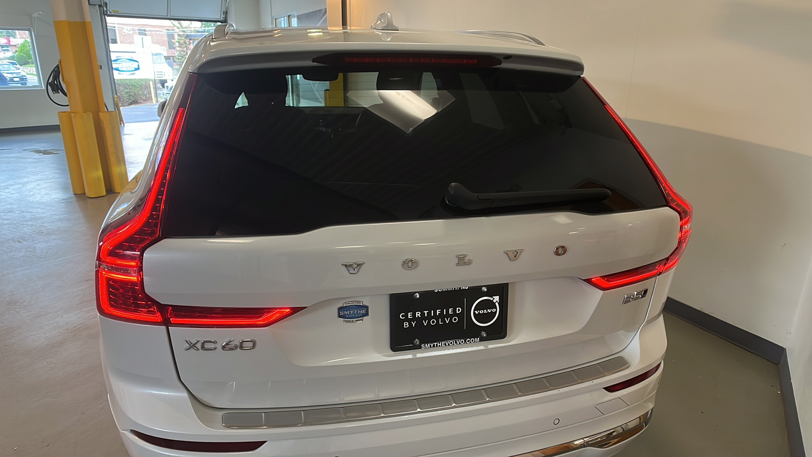 2022 Volvo XC60 B5 Inscription 4