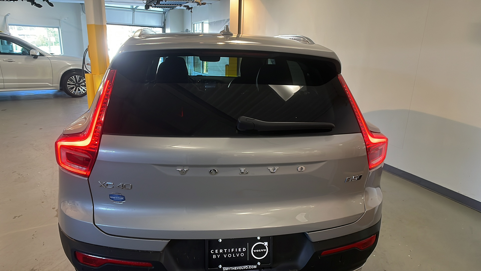 2023 Volvo XC40 B5 Core 4