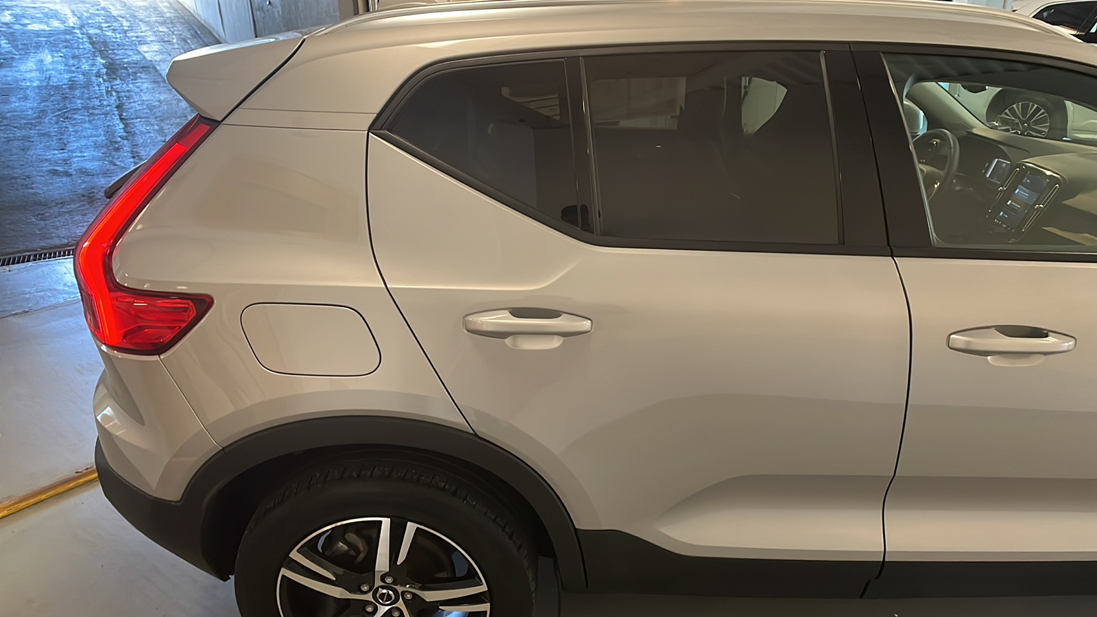 2023 Volvo XC40 B5 Core 8