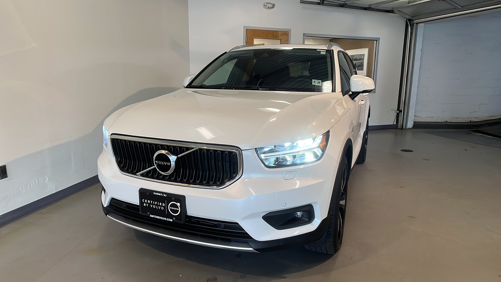 2022 Volvo XC40 Momentum 1