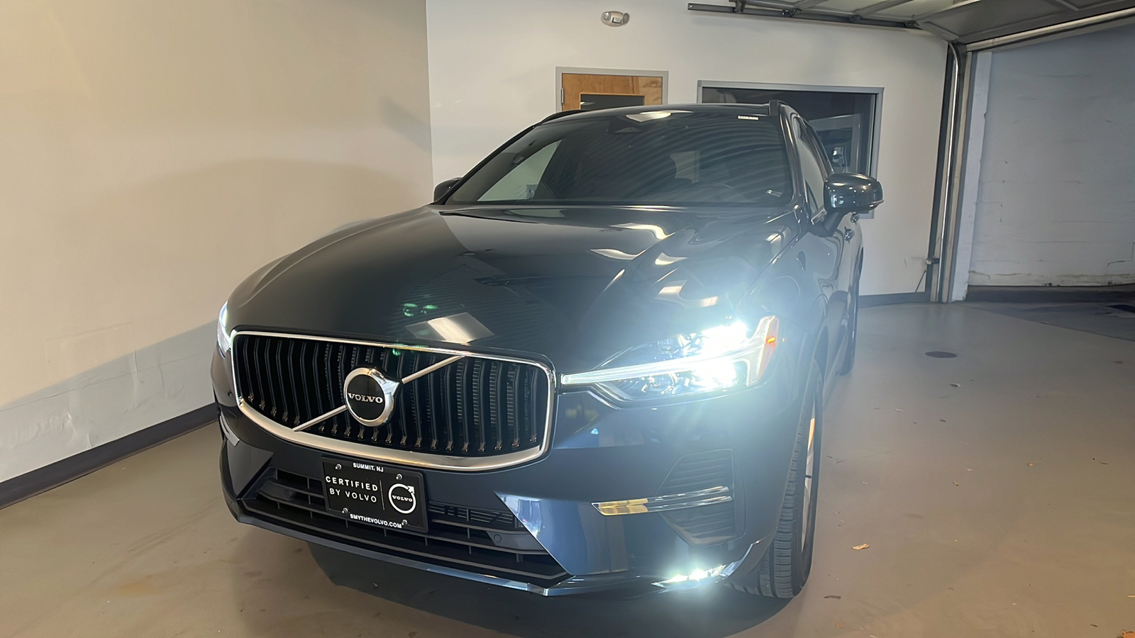 2022 Volvo XC60 B5 Momentum 1