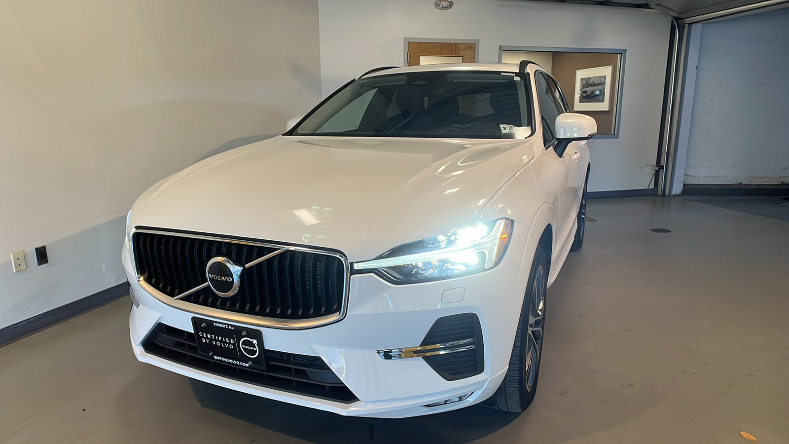 2022 Volvo XC60 B5 Momentum 1