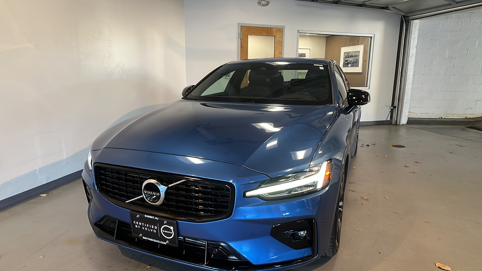 2021 Volvo S60 T5 R-Design 1