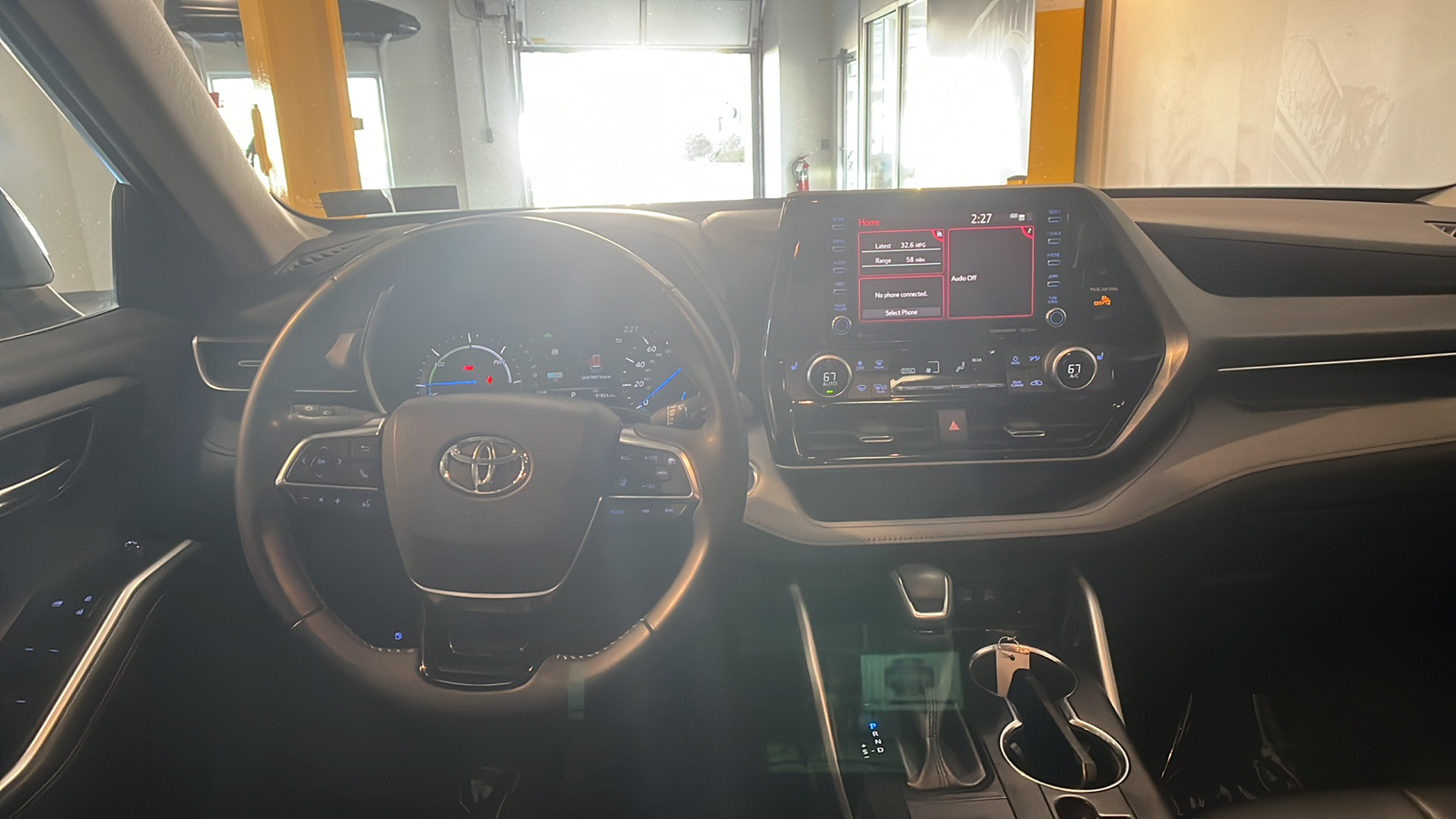 2020 Toyota Highlander Hybrid XLE 10