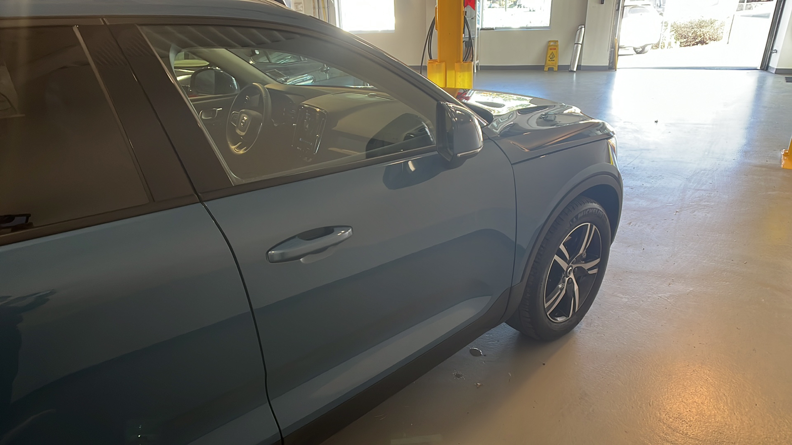 2023 Volvo XC40 B5 Core 8