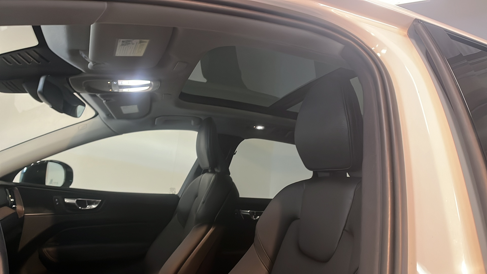 2023 Volvo XC60 B5 Plus Dark Theme 14