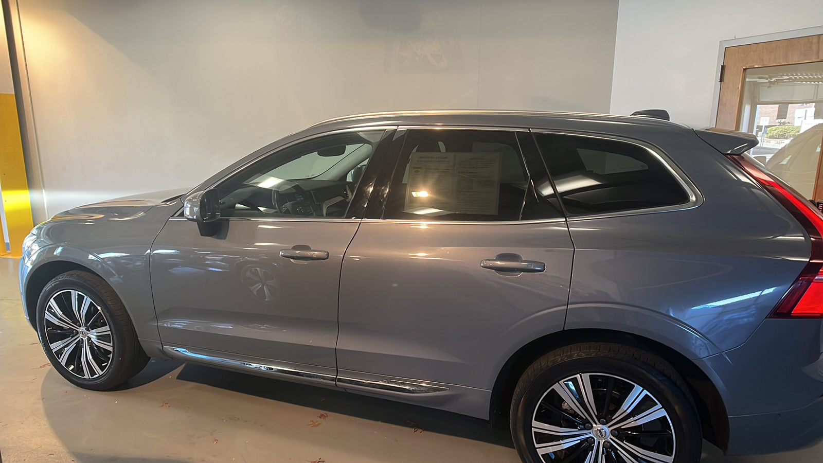 2022 Volvo XC60 B5 Inscription 2