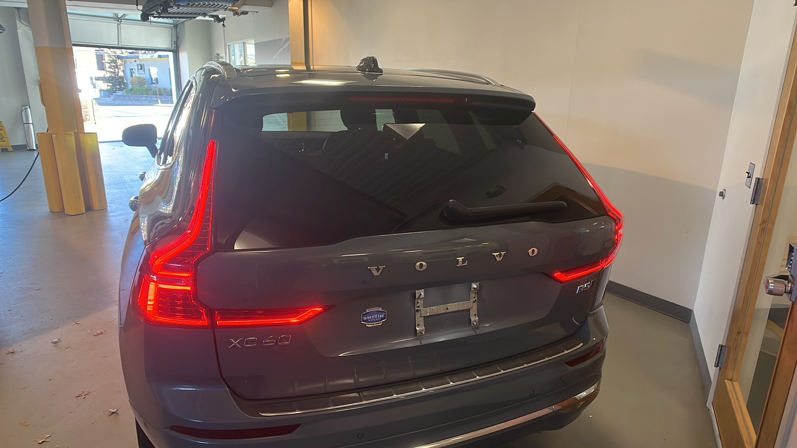 2022 Volvo XC60 B5 Inscription 4