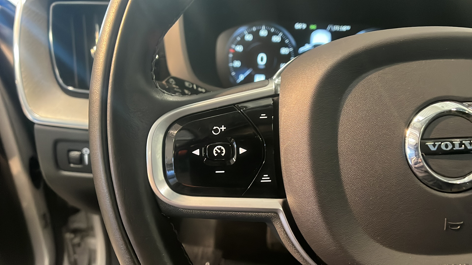 2021 Volvo XC60 T6 Inscription 16