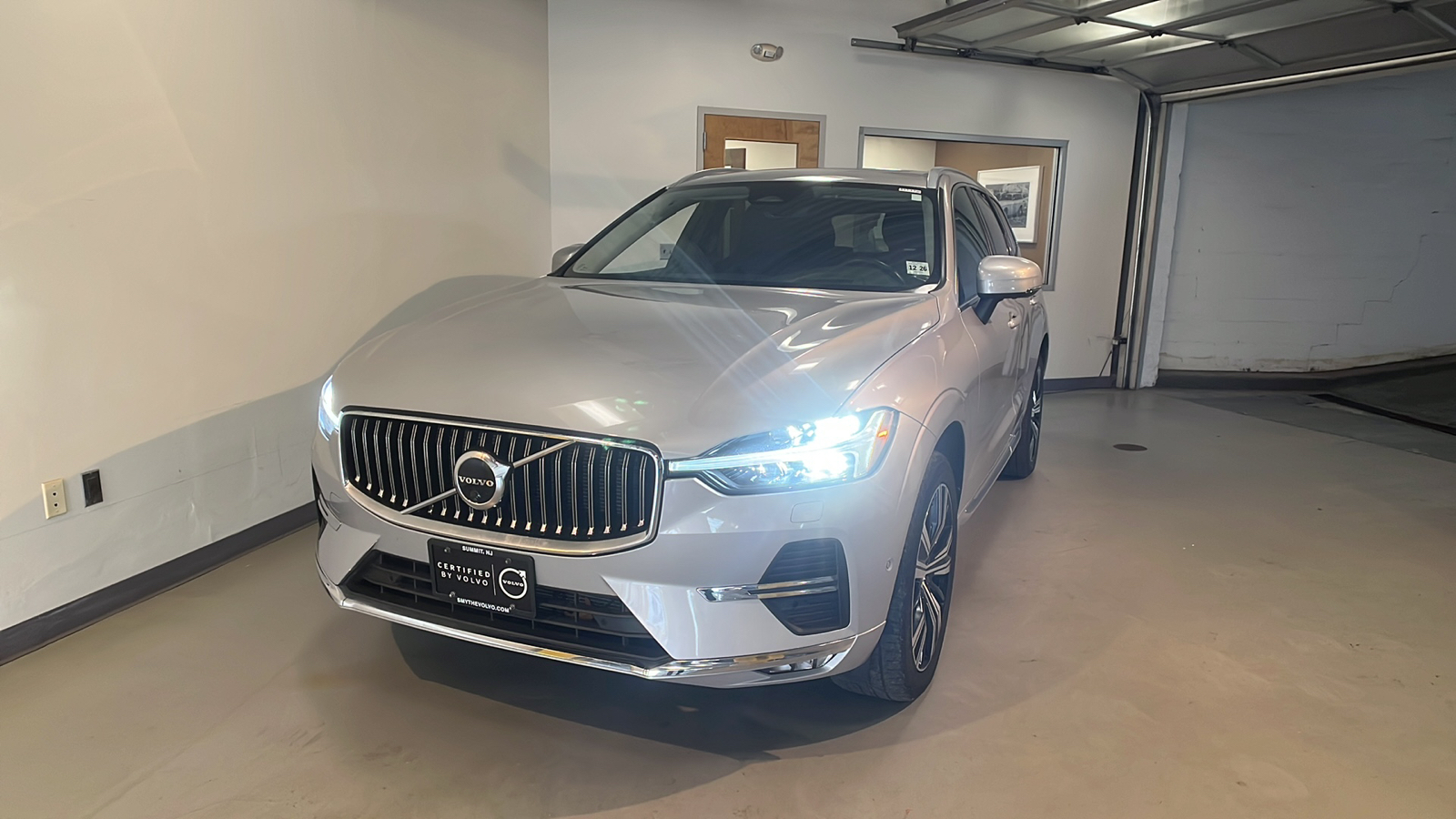 2022 Volvo XC60 B5 Inscription 1