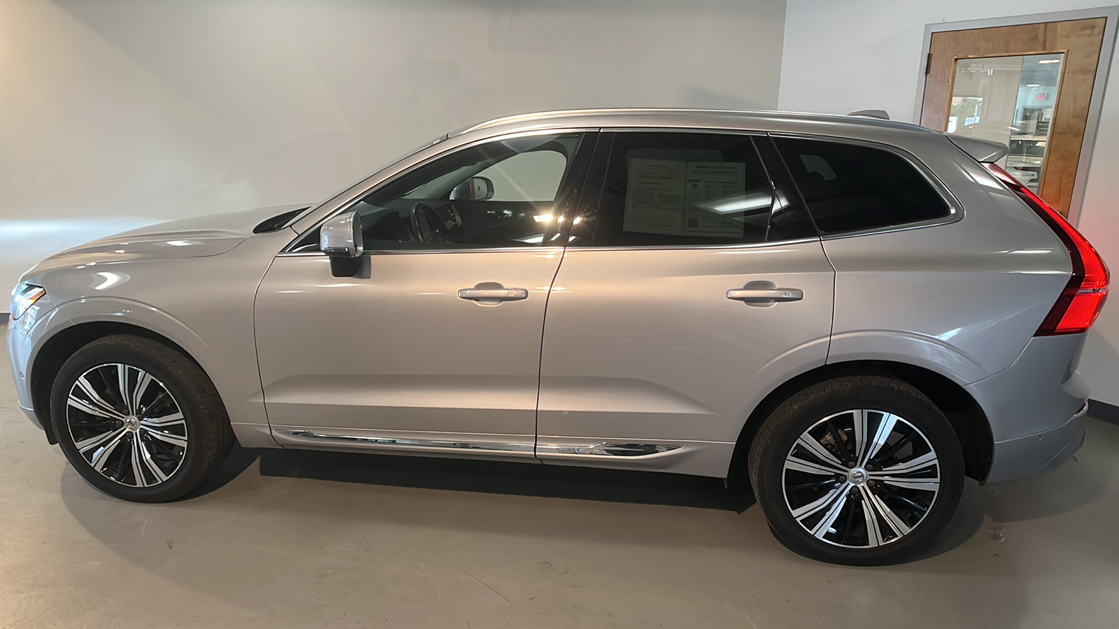 2022 Volvo XC60 B5 Inscription 2