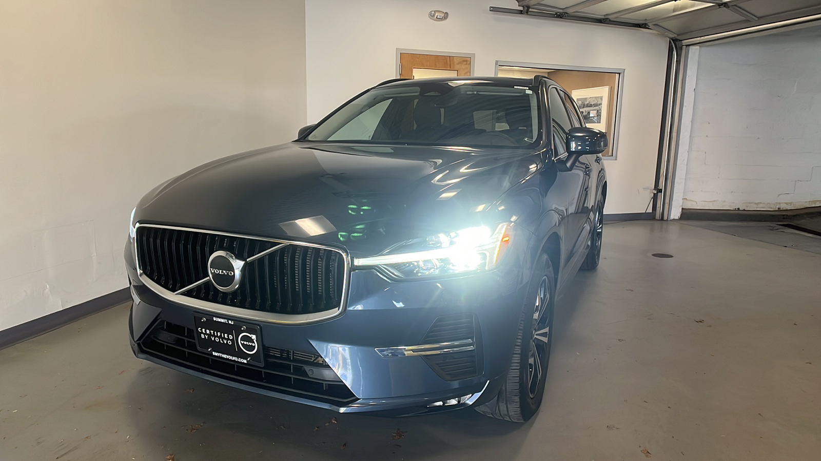 2022 Volvo XC60 B5 Momentum 1