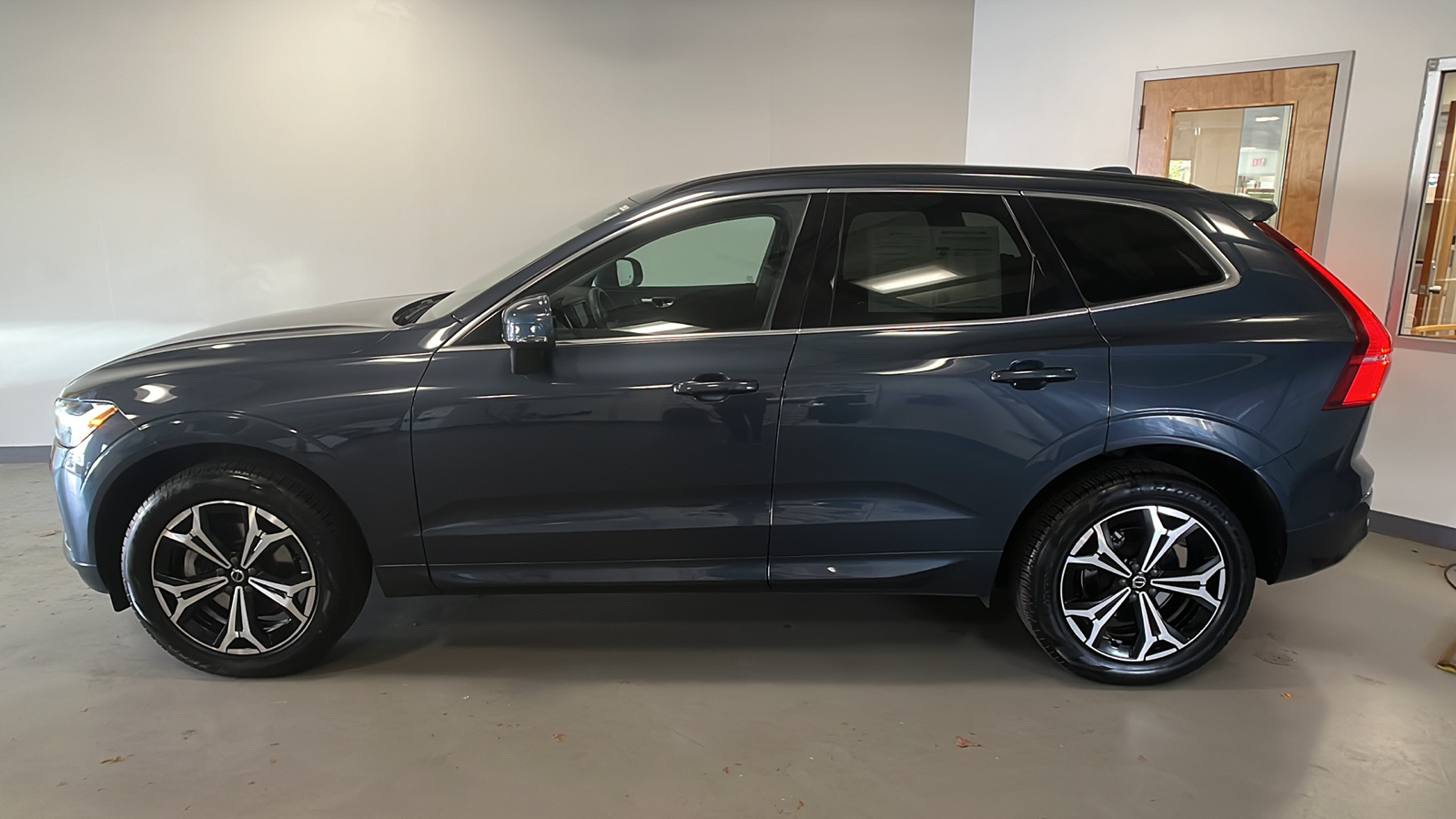 2022 Volvo XC60 B5 Momentum 2