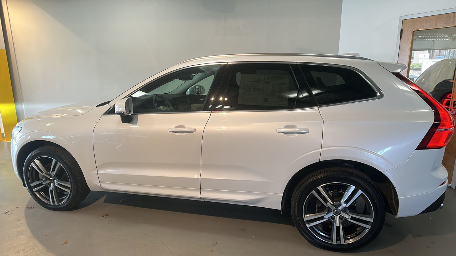 2021 Volvo XC60 T5 Momentum 2