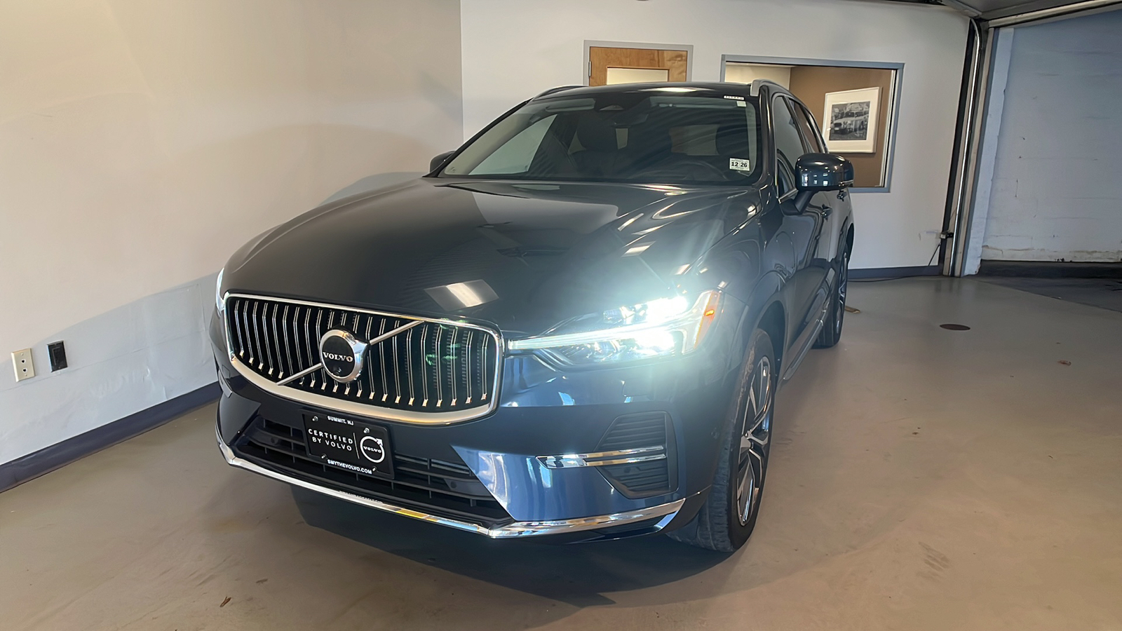 2022 Volvo XC60 Recharge Plug-In Hybrid T8 Inscription Expression 1