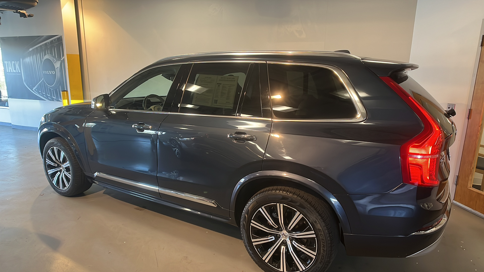 2022 Volvo XC90 T6 Inscription 2