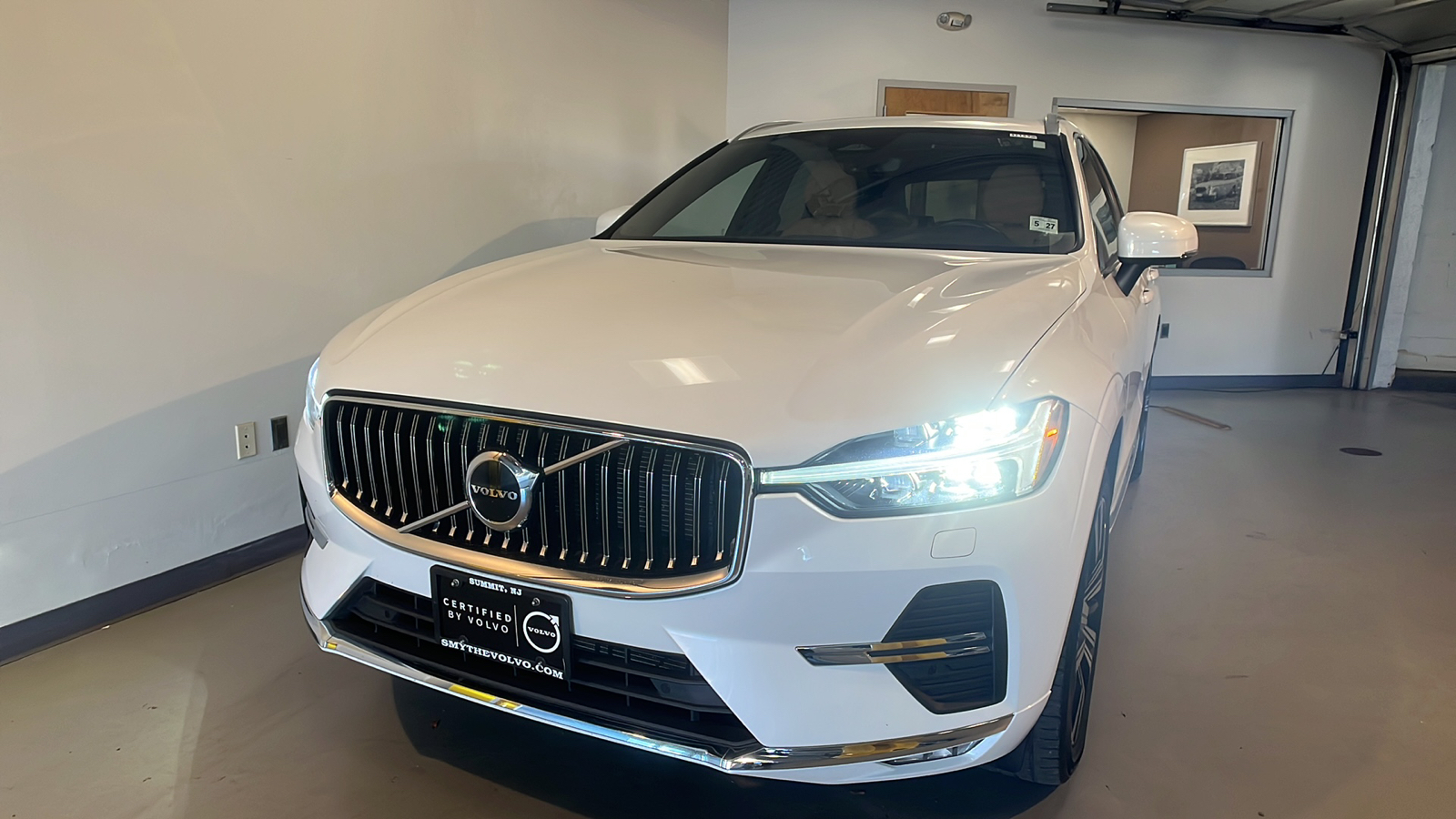 2022 Volvo XC60 B5 Inscription 1