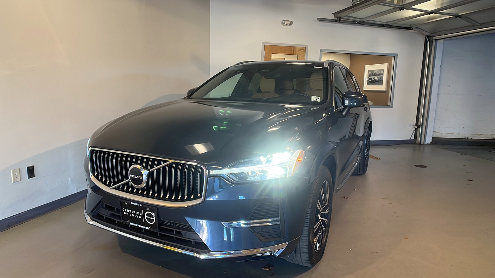 2022 Volvo XC60 B5 Inscription 1