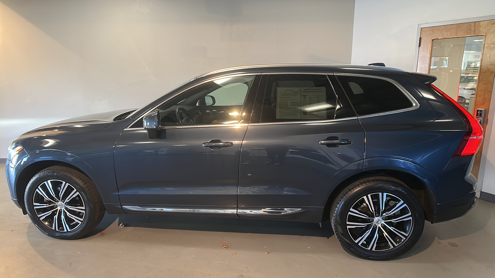 2022 Volvo XC60 B5 Inscription 2