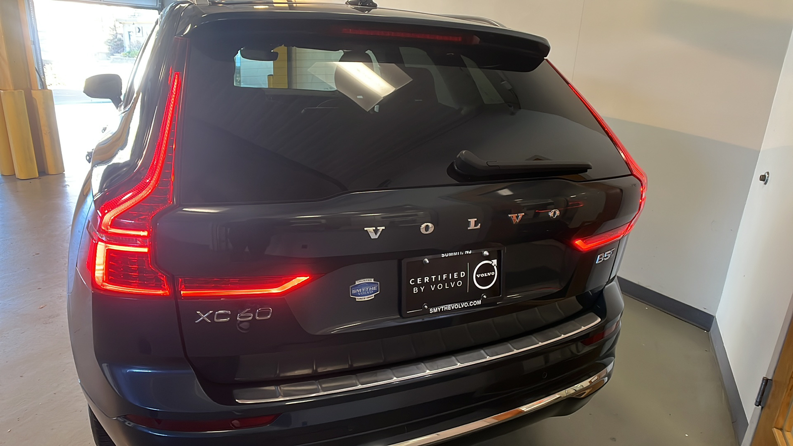 2022 Volvo XC60 B5 Inscription 4