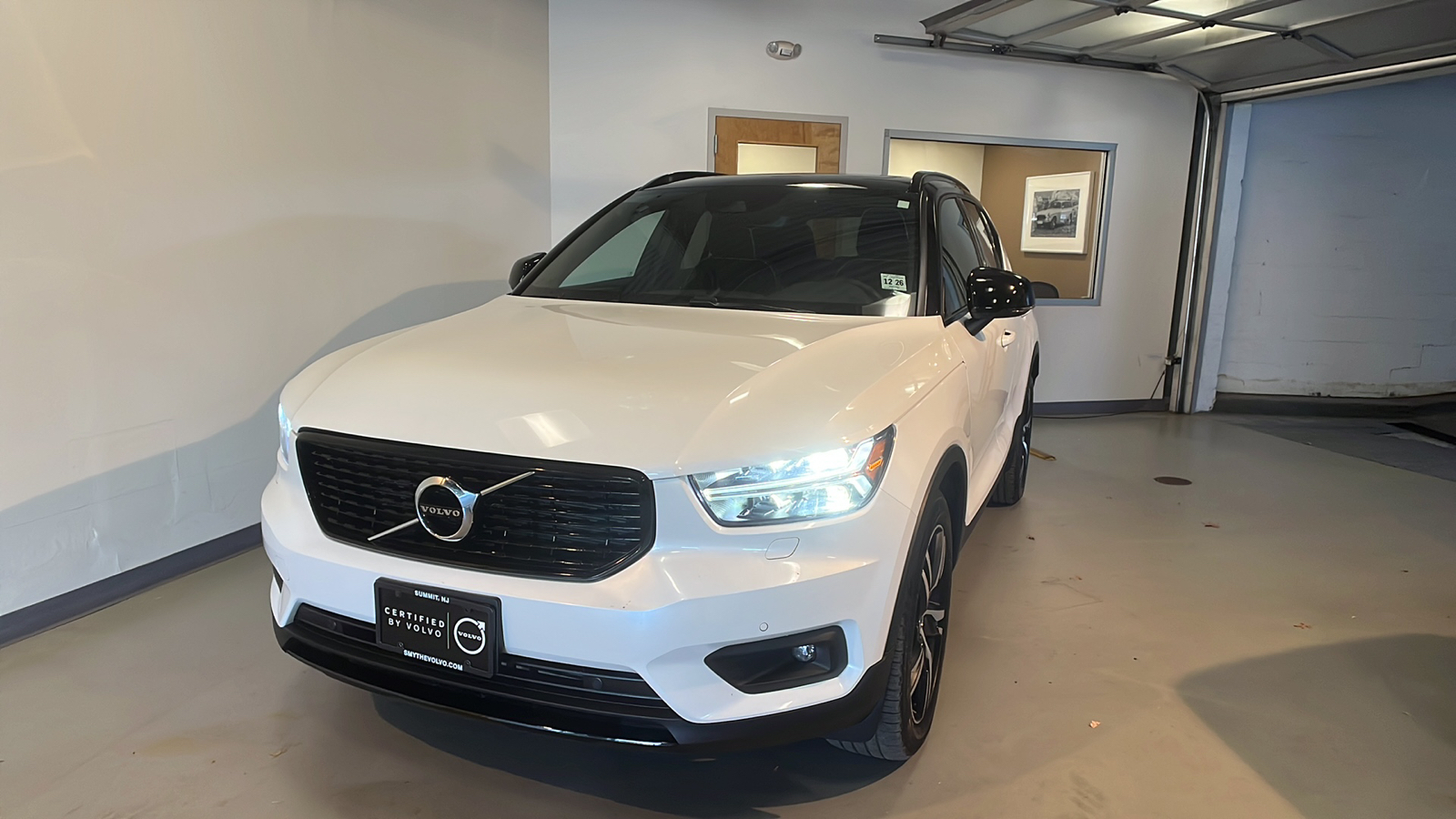 2022 Volvo XC40 R-Design 1