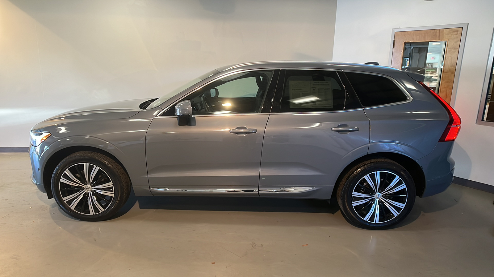 2022 Volvo XC60 B5 Inscription 2