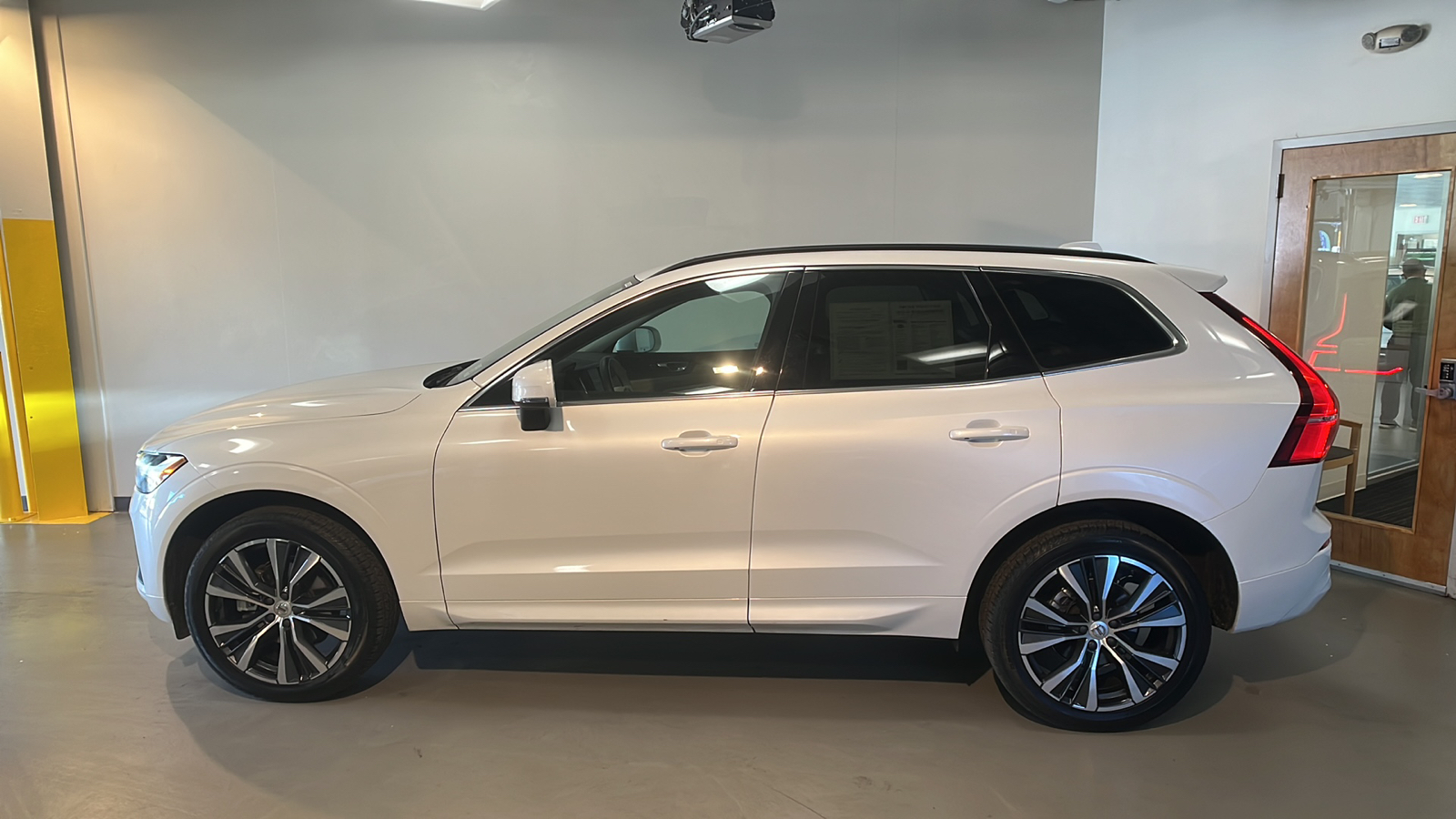 2022 Volvo XC60 B5 Momentum 2