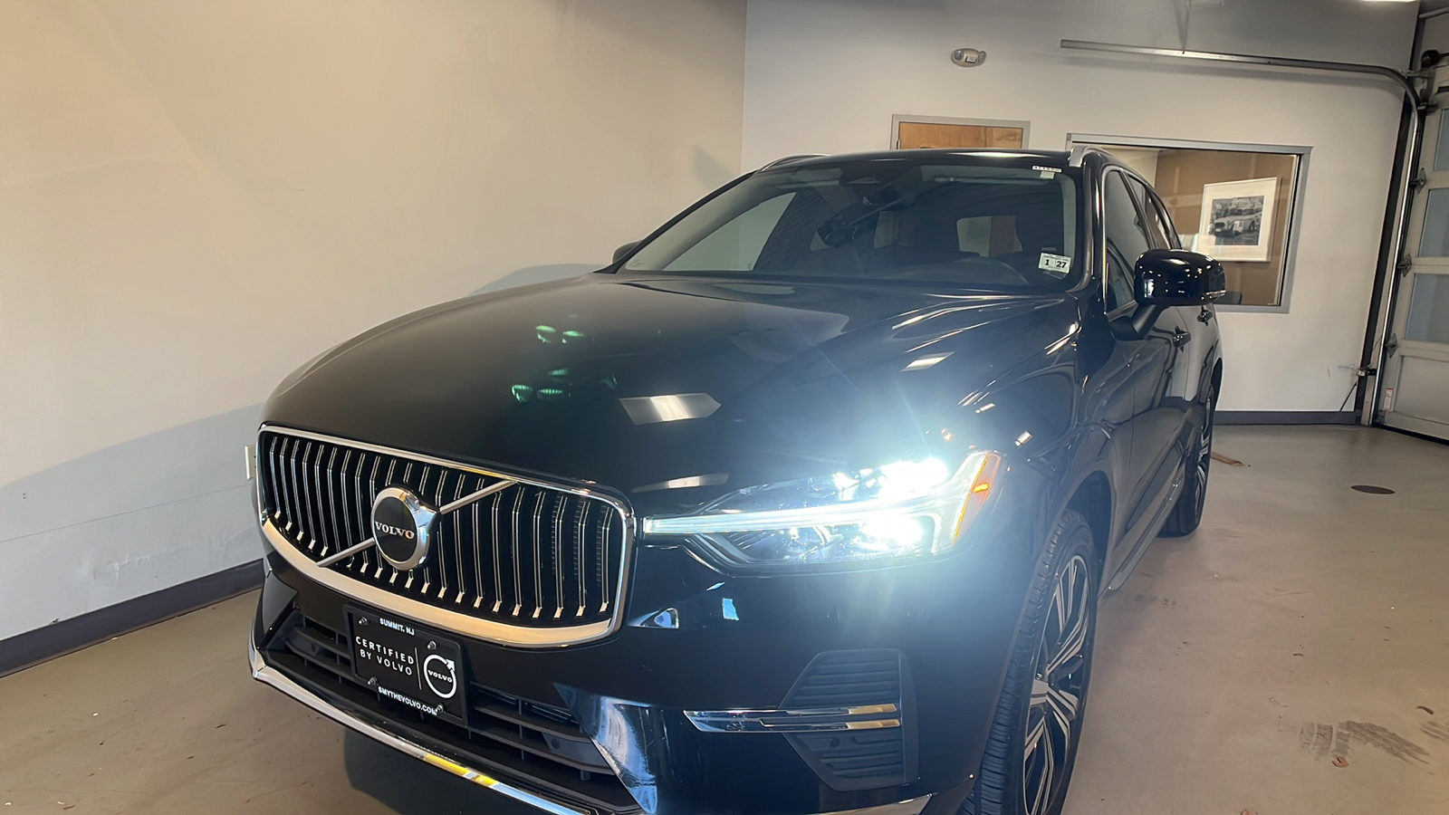 2022 Volvo XC60 B5 Inscription 1