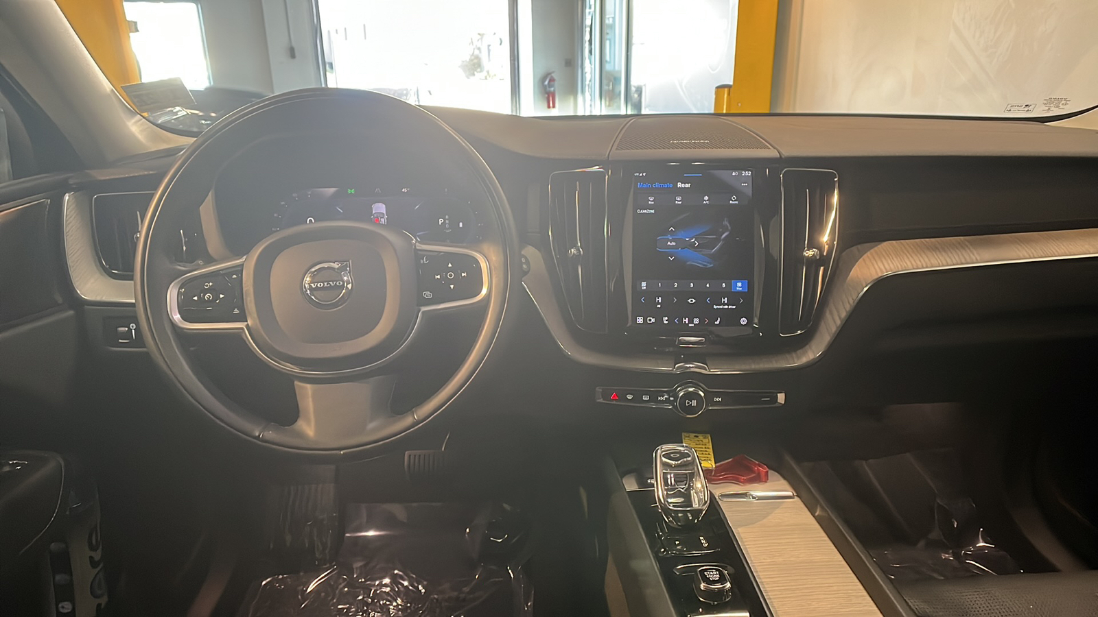 2022 Volvo XC60 B5 Inscription 10