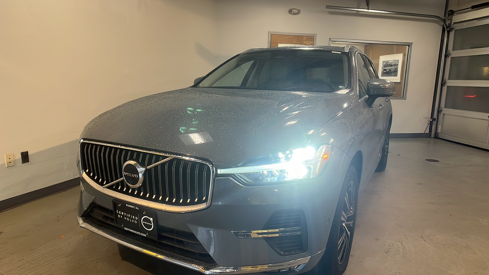 2022 Volvo XC60 B5 Inscription 1