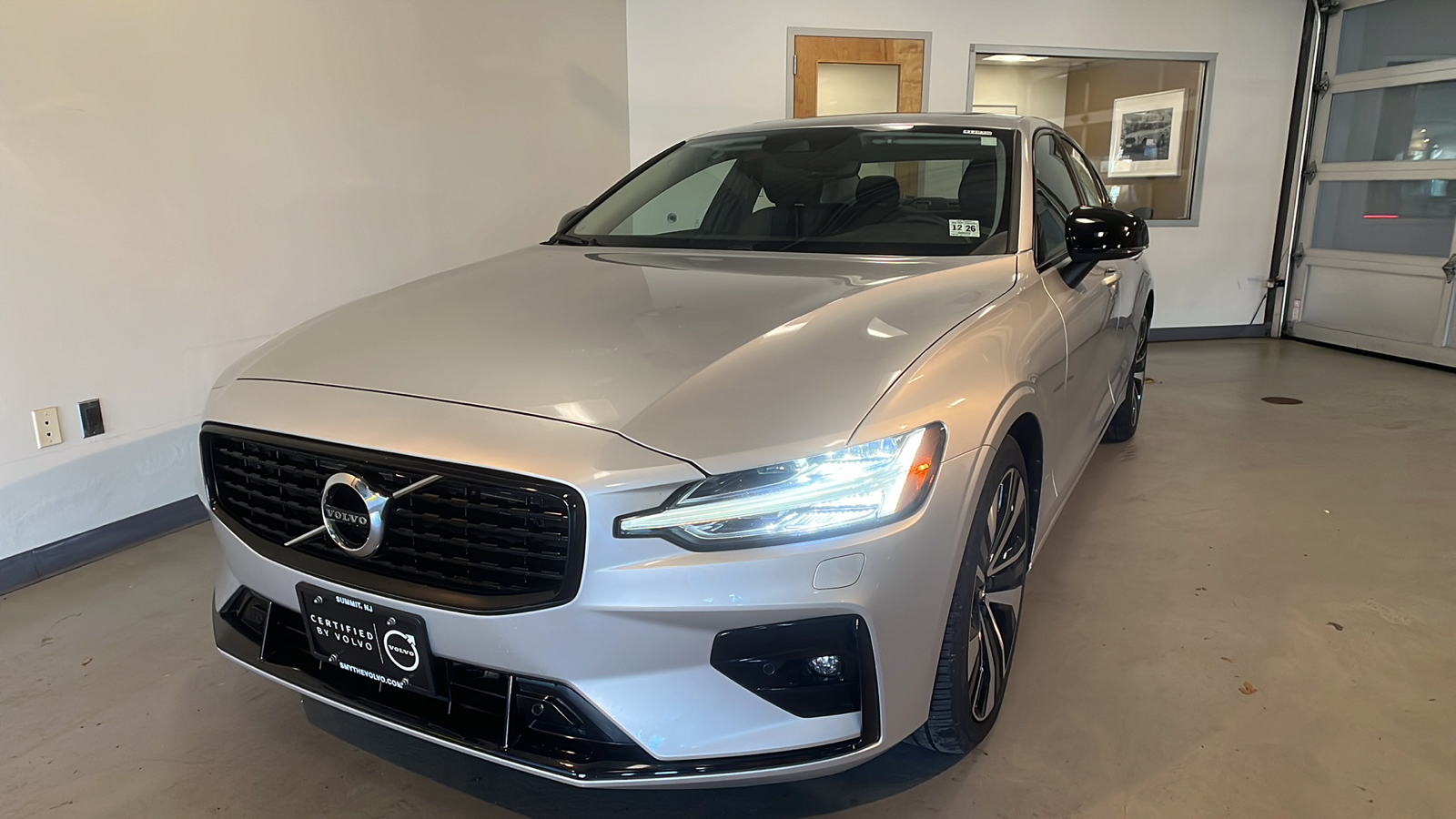 2022 Volvo S60 B5 Momentum 1