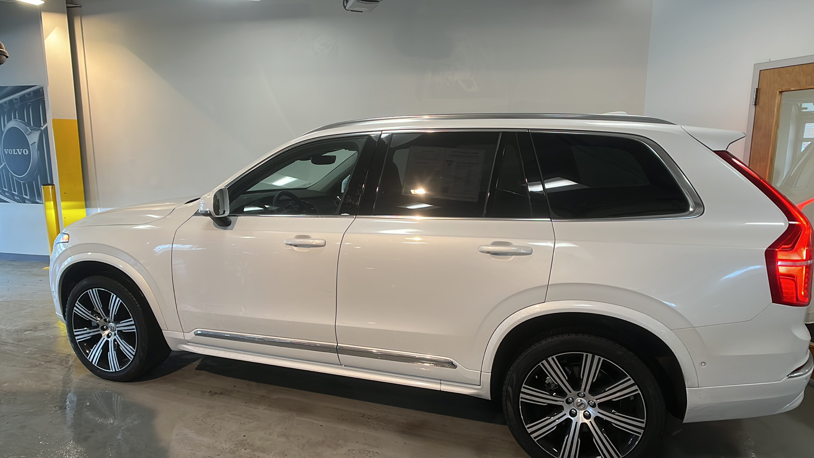 2024 Volvo XC90 B5 Plus 2