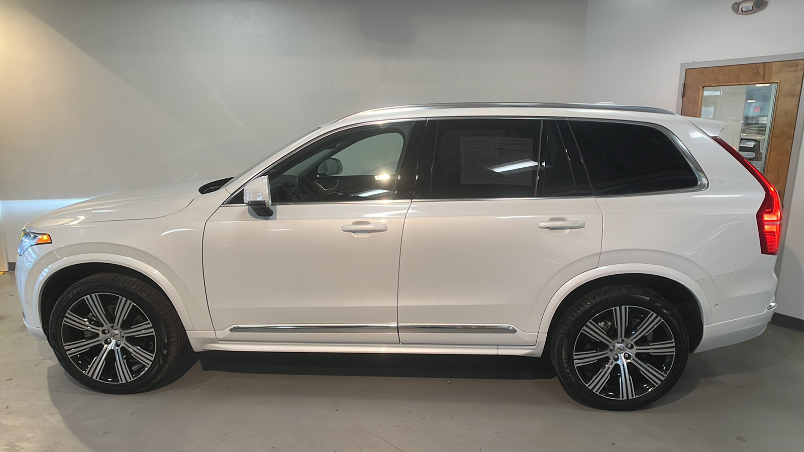 2024 Volvo XC90 B5 Plus 2