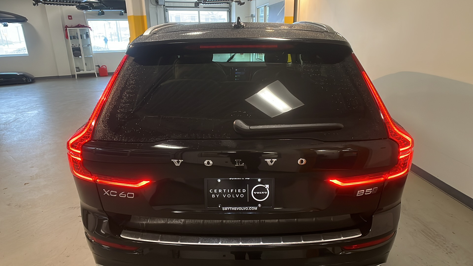 2023 Volvo XC60 B5 Plus Bright Theme 4